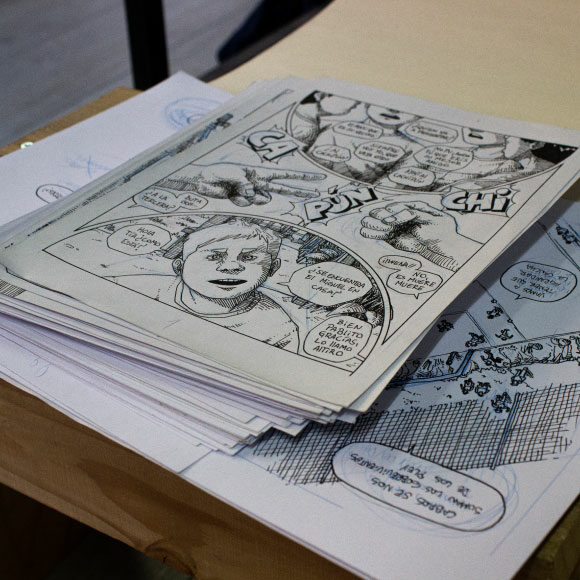 Ex alumno de Artes Visuales de la UdeC lanza cómic “Cancha de Tierra” en Cecal