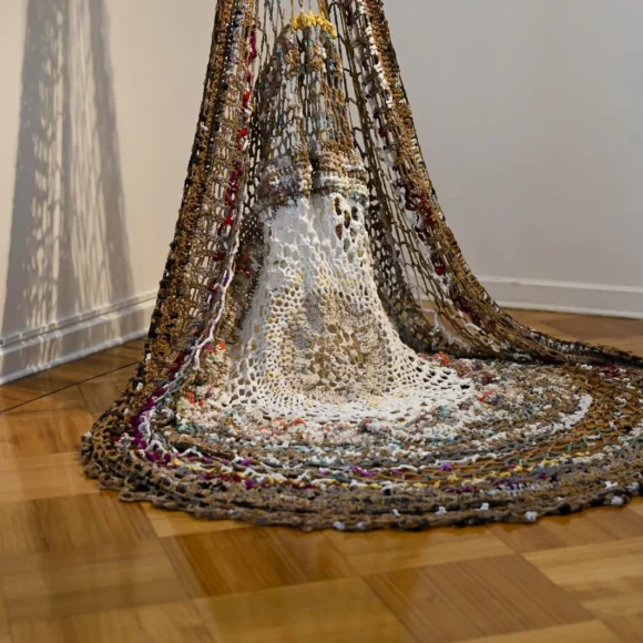 Foto-2.JPG “La modernidad aún está entre nosotras” explora las posibilidades del textil en el arte contemporáneo